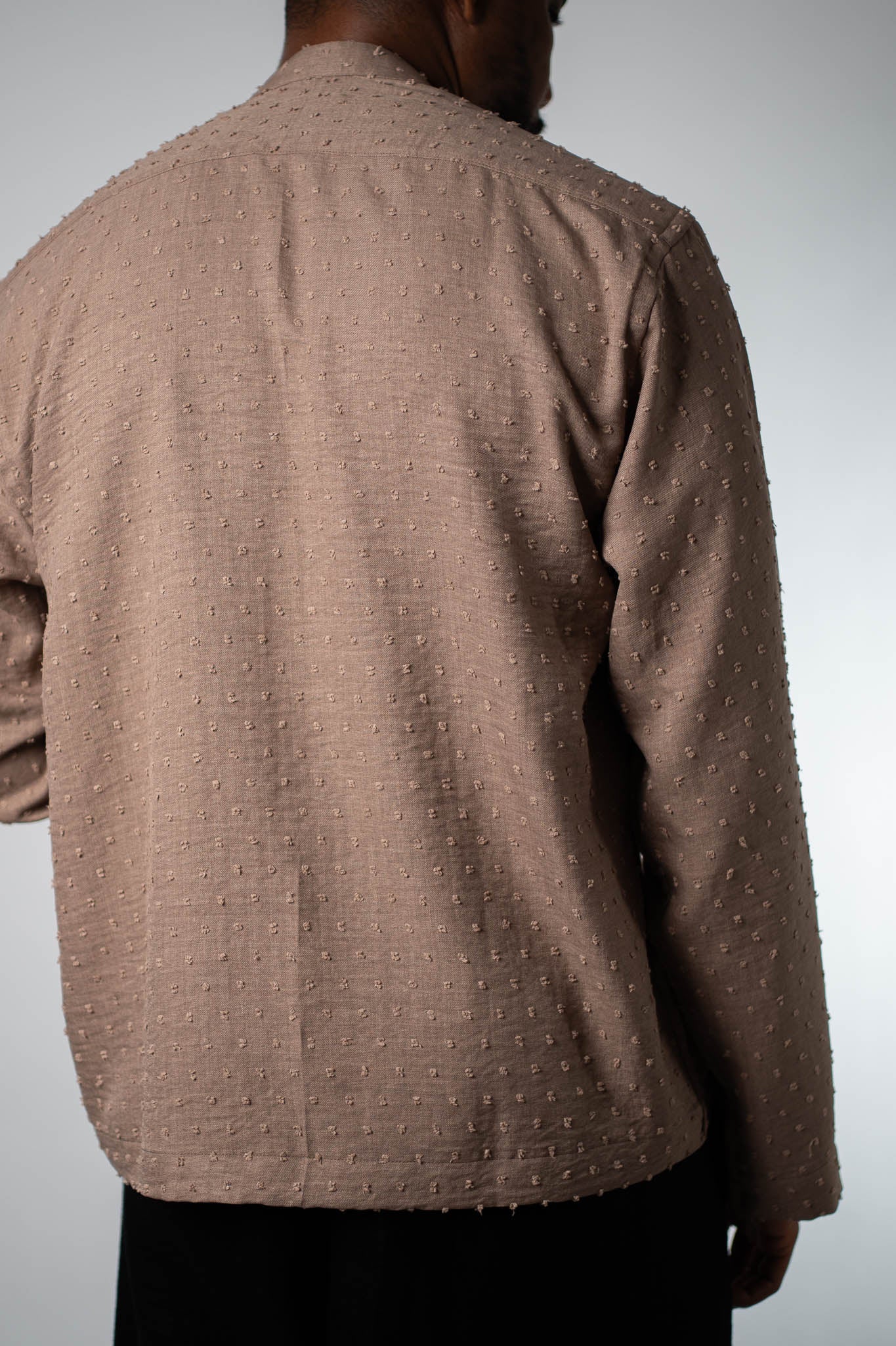 Raised Dot Mocha Band Collar Shirt - THE FEN BRAND