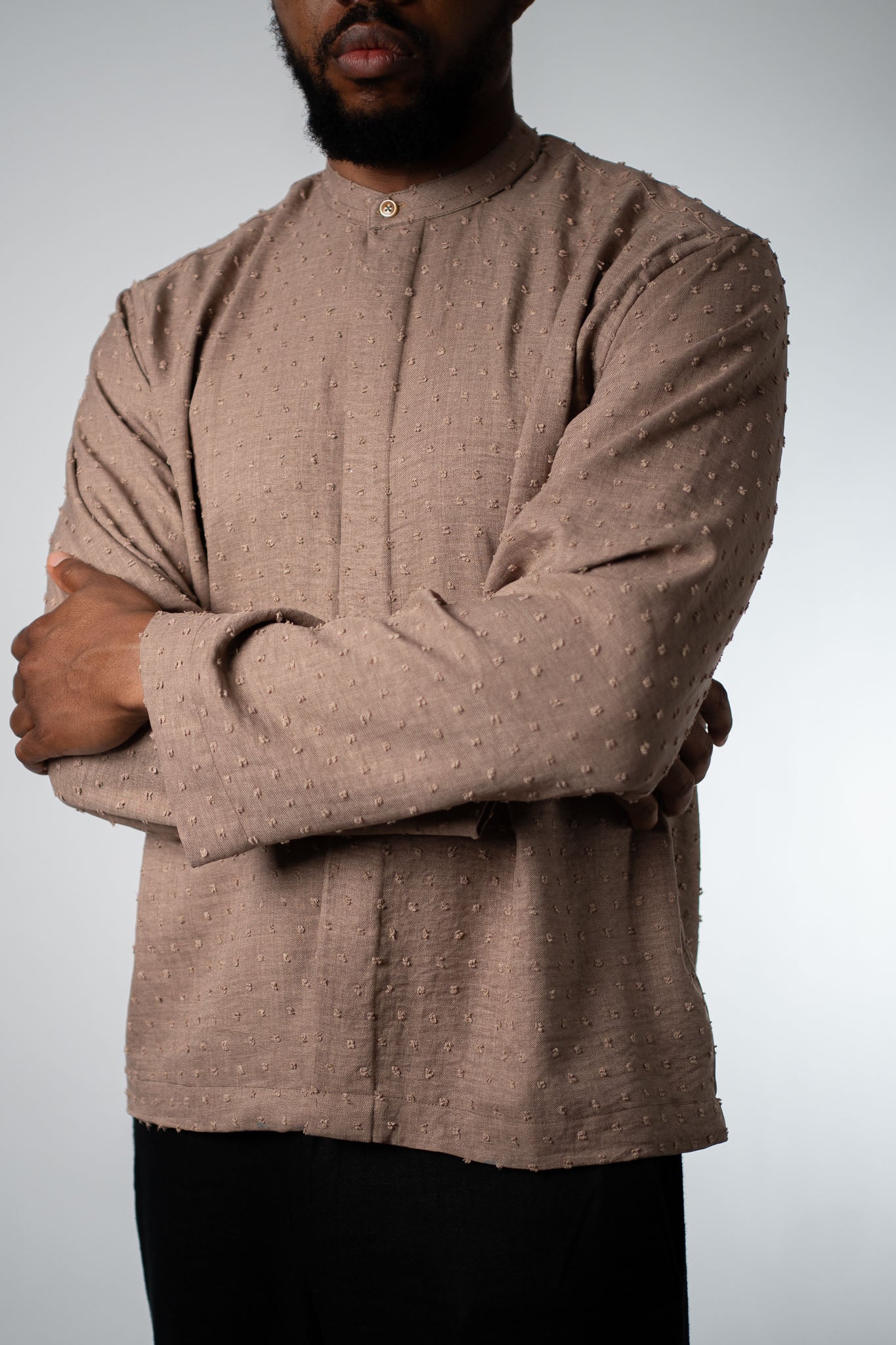 Raised Dot Mocha Band Collar Shirt - THE FEN BRAND