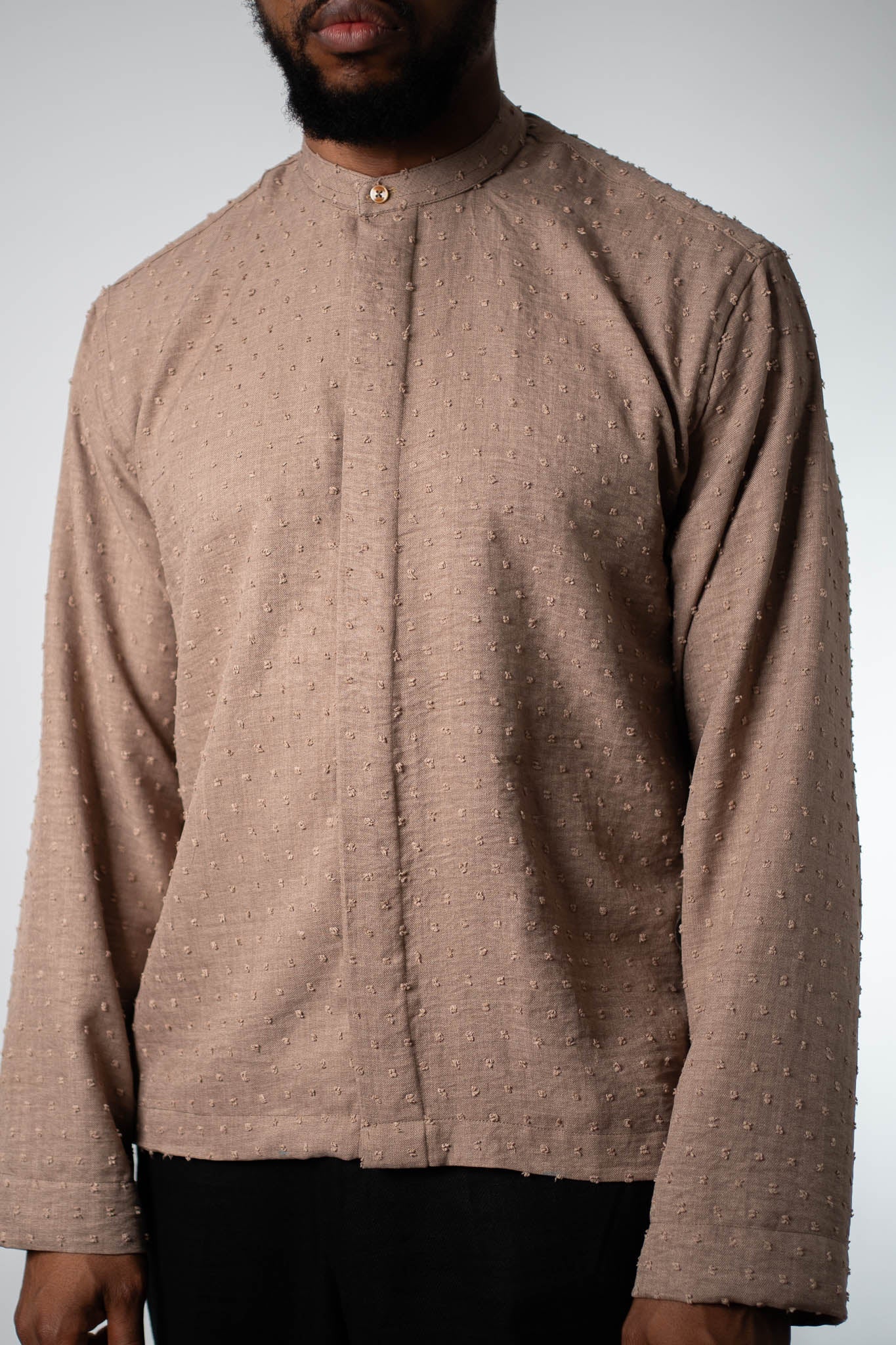 Raised Dot Mocha Band Collar Shirt - THE FEN BRAND